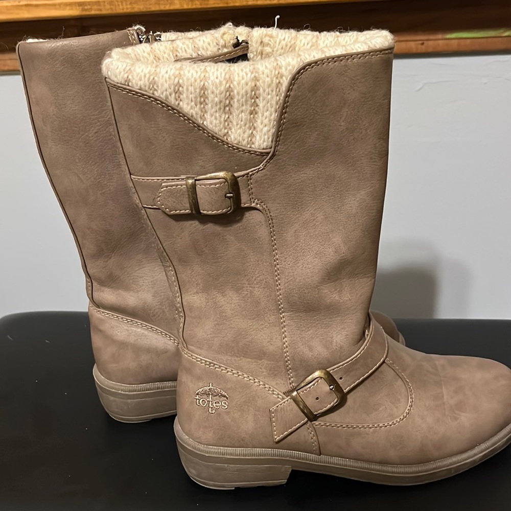 Totes boots